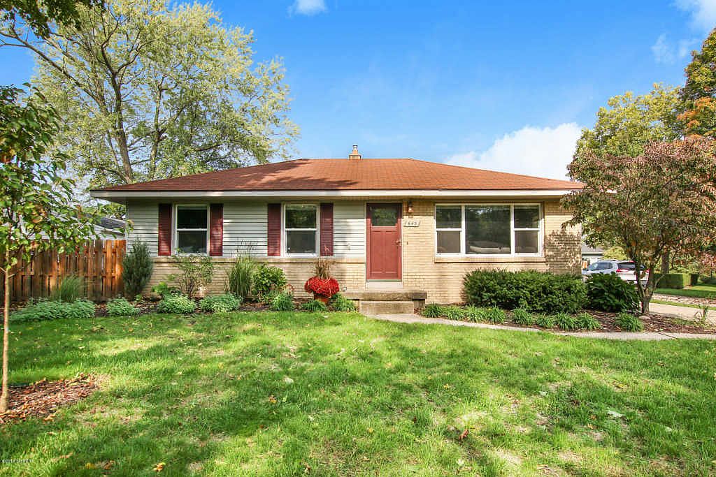 645 Parkway Dr NE, Grand Rapids, MI 49525 | Zillow