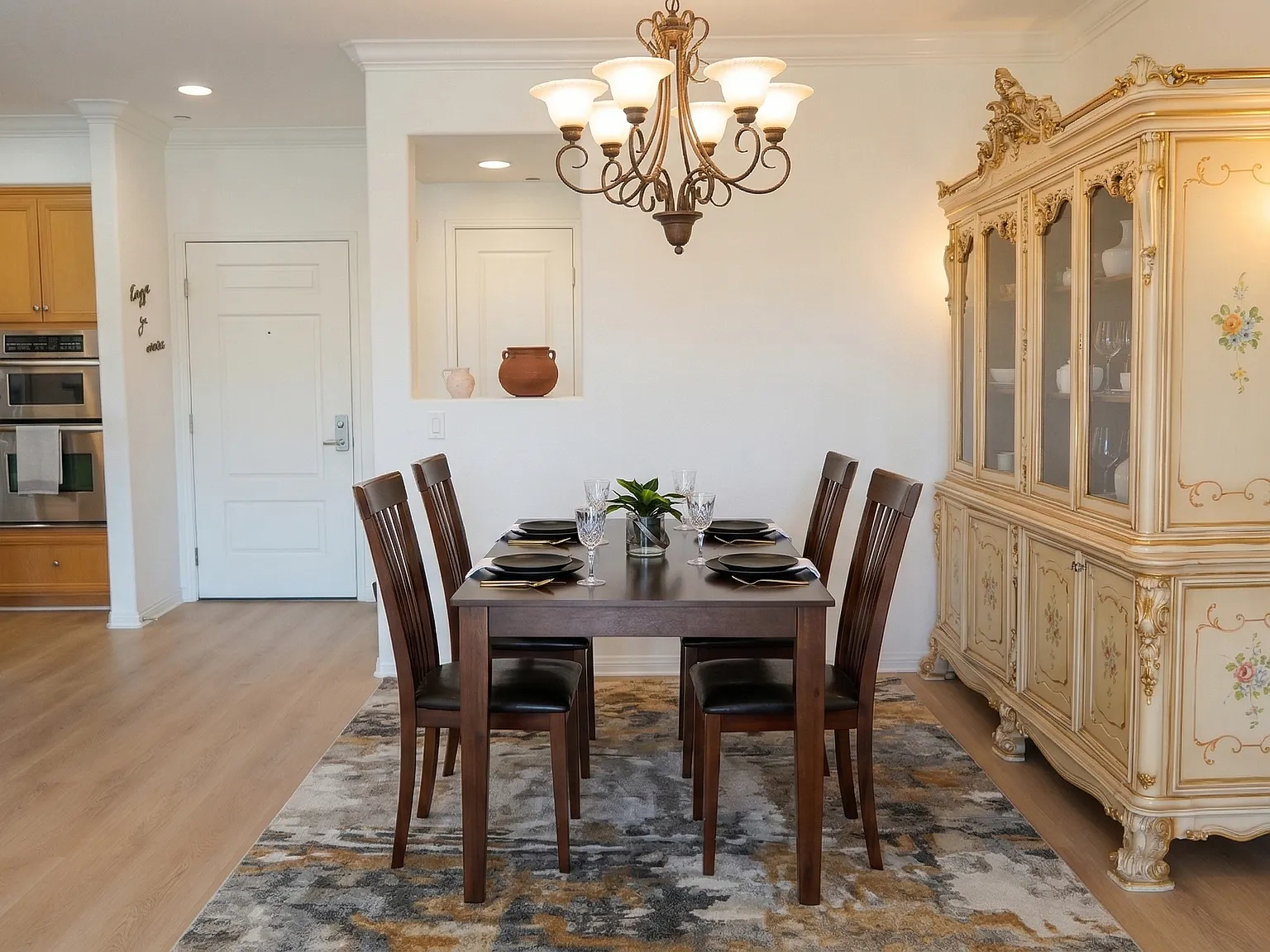 2 bed, 2.5 bath, 1440 sqft, $5,500 — Photo 2