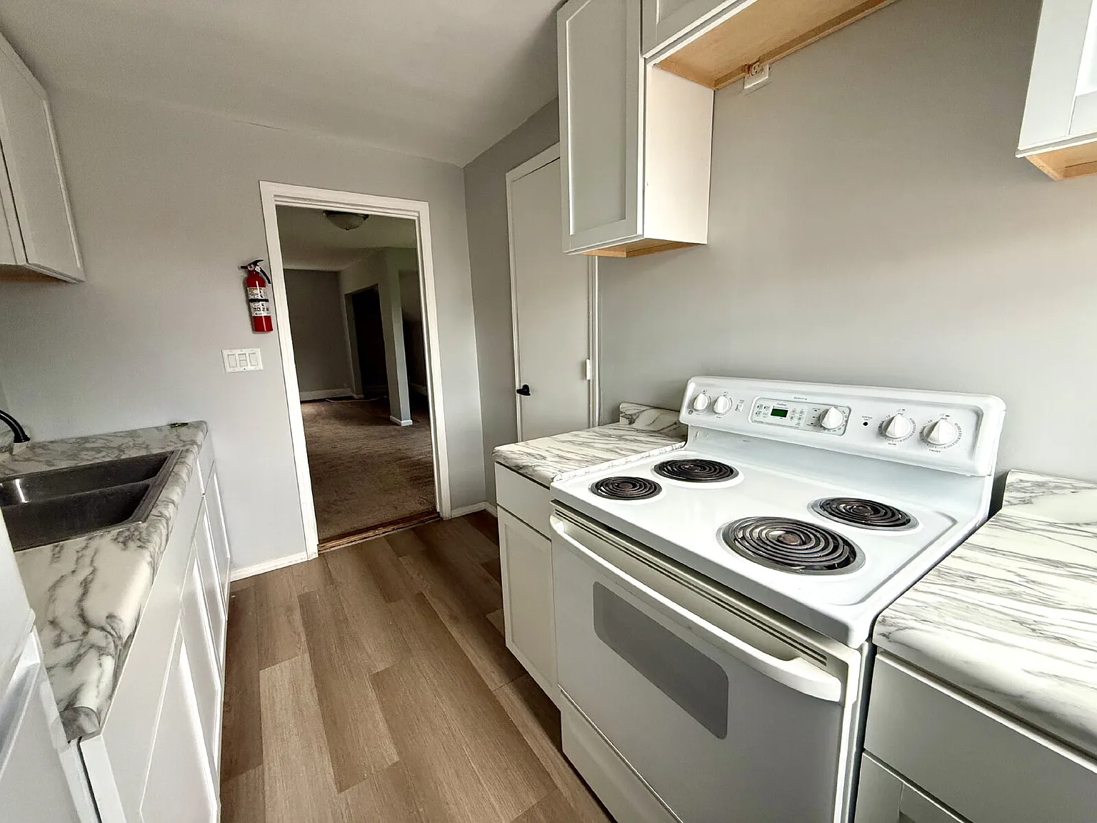 1 bed, 1.0 bath, $1,295 — Photo 4