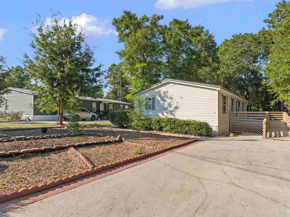 1844 Suavez Cir, Lillian, AL 36549