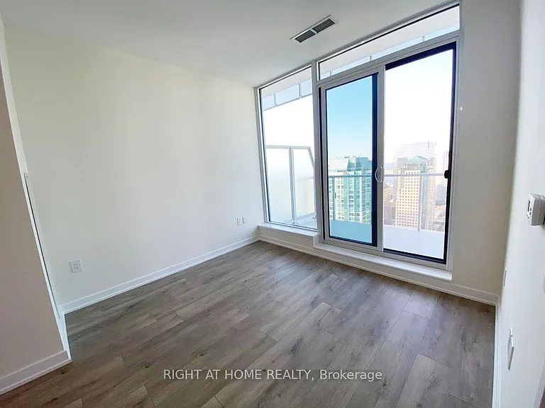 28 Freeland St #3403 — Photo 7