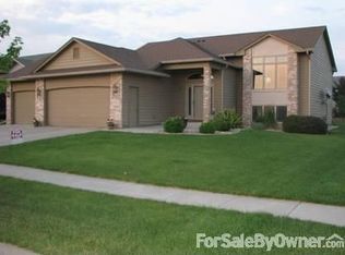 2224 S Villanova Ave, Sioux Falls, SD 57106