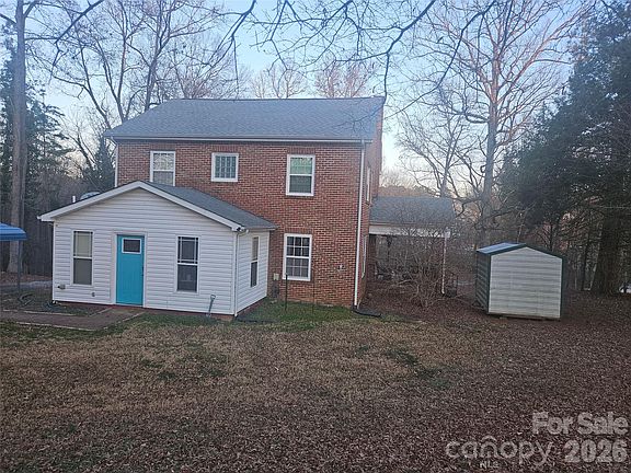 4th image of 313 Mountain Creek Rd