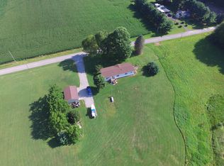 5173 Davis Peck Rd, Farmdale, OH 44417