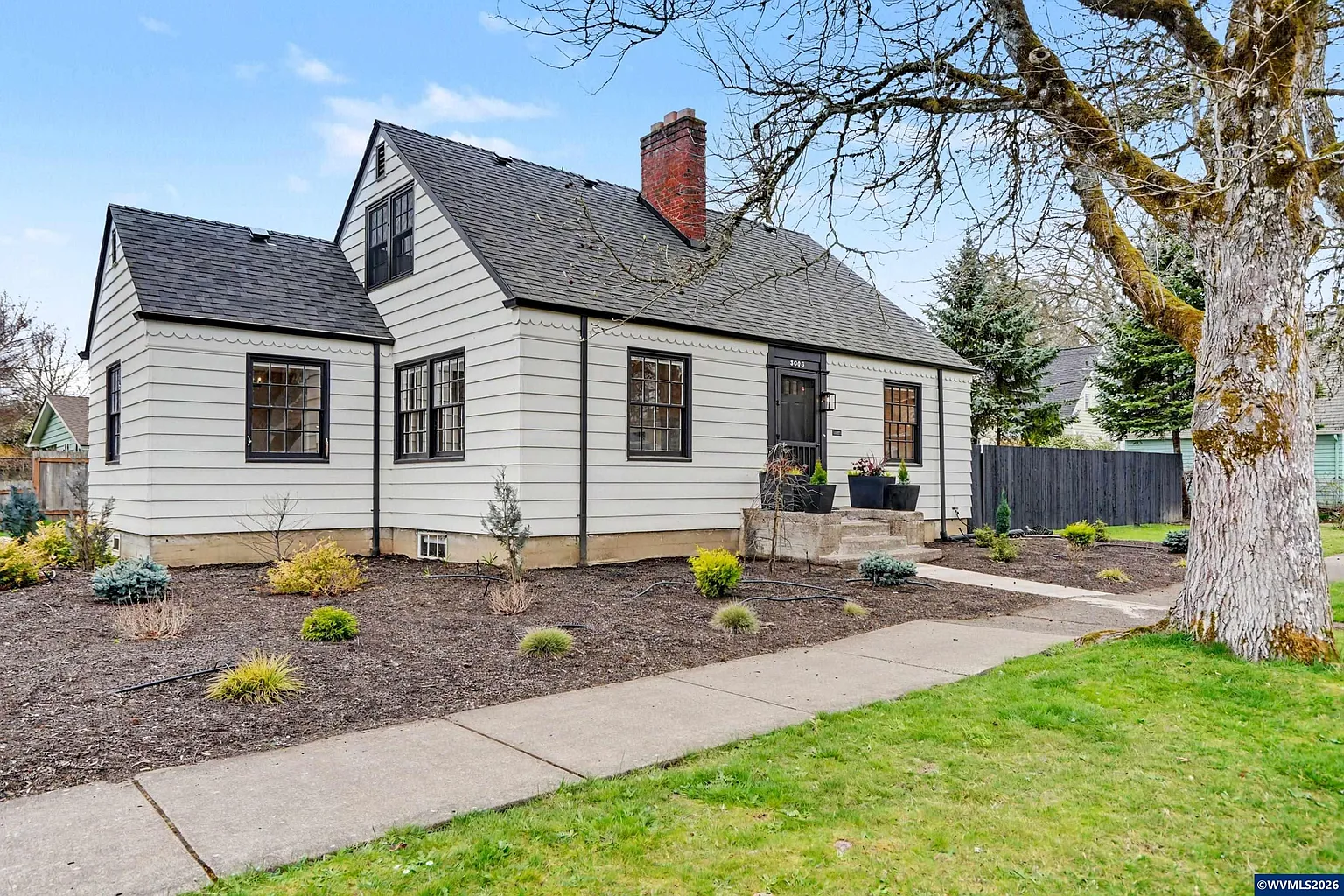 3306 NW Tyler Ave photo 1