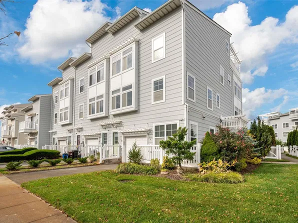 66-02 Seaspray Avenue, Arverne, NY 11692