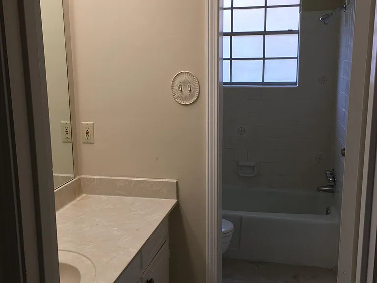 1226 Stoneliegh Dr — Photo 23