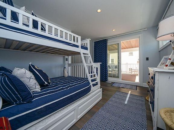5th image of 501 Merion Pl