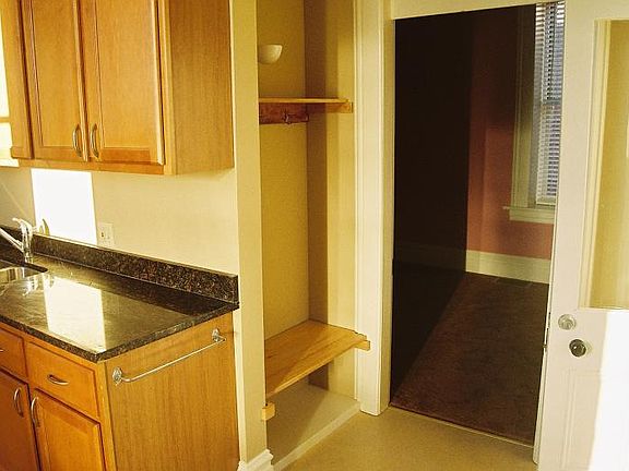 3rd image of 2809 Arsenal St