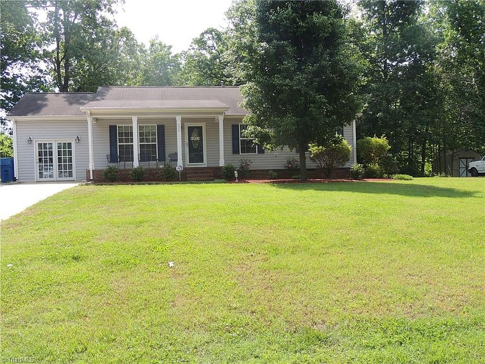 1st image of 625 Logan Ln
