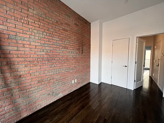 Rented by Compass | media 18