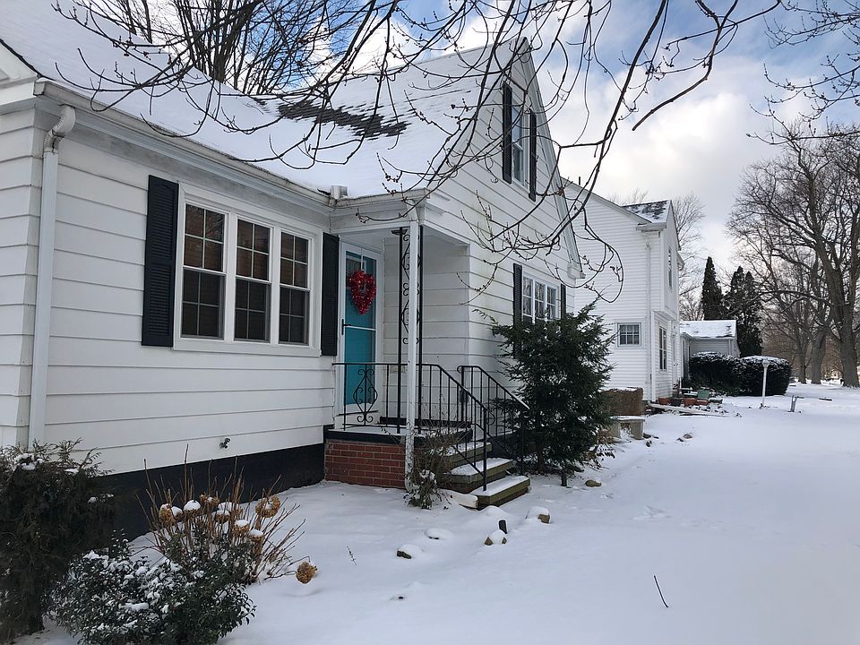 1st image of 41737 Emerson Ct