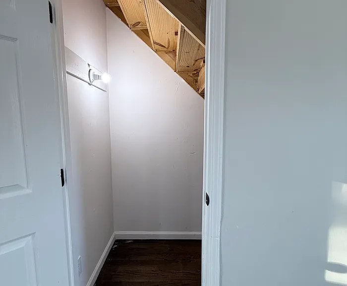 40 Eisenhower Dr — Photo 21