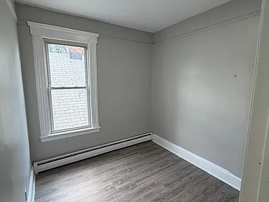 647 Montgomery St #3 — photo 4 of 7