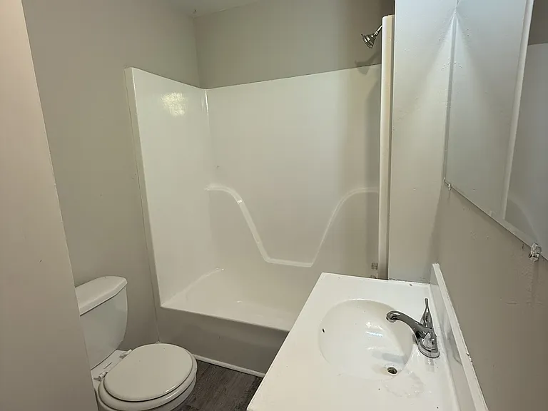 923 Woodward Rd — Photo 6