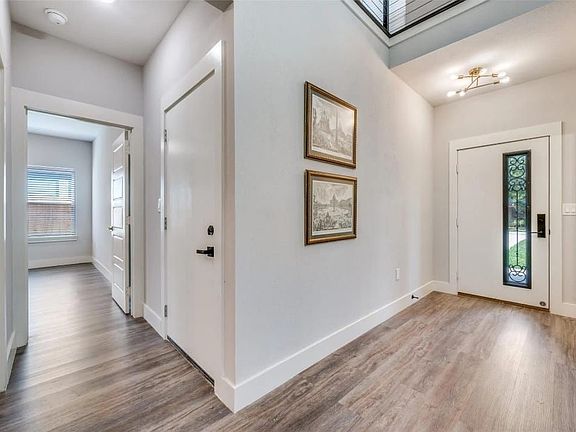 5th image of 1026 N Tatum Ave
