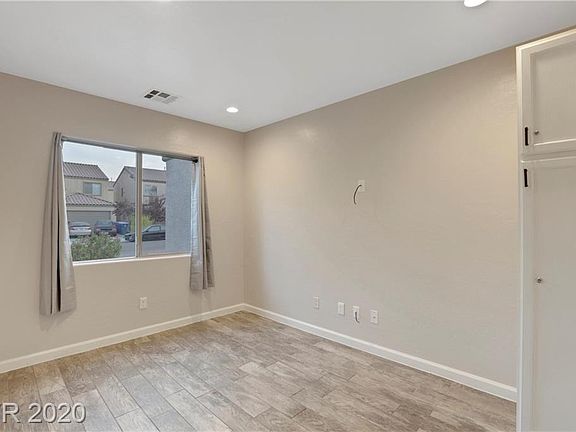 4th image of 9096 Mackanos Ave