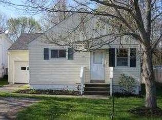 1050 Lloyd Ave, Aurora, OH 44202