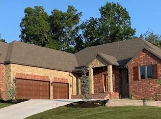 350 W Monarchwood Dr, Nixa, MO 65714