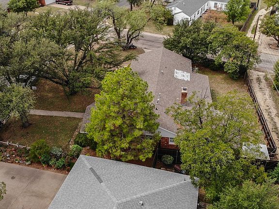 4th image of 2714 Oxford Ave