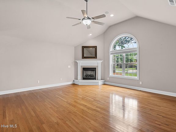 5th image of 4422 Grey Oaks Court
