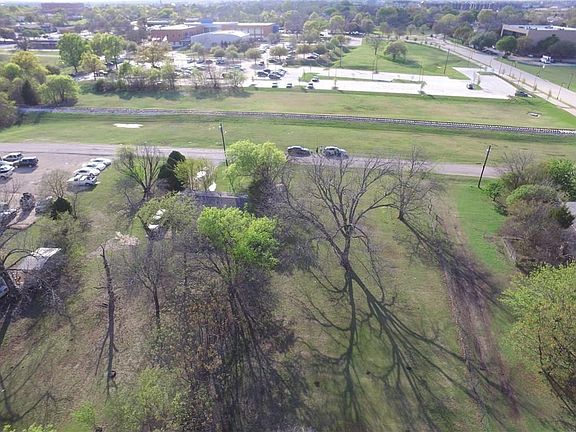 4th image of 310 Ash Dr