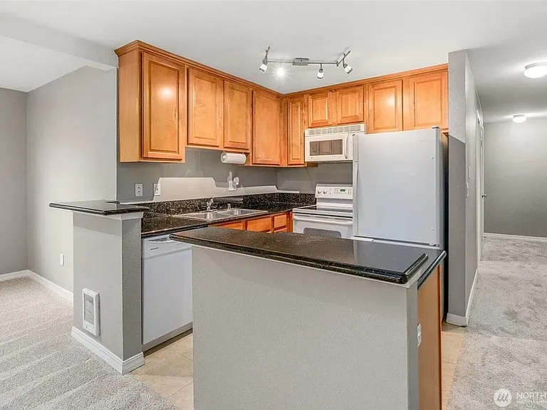 20318 Bothell Everett Hwy #A204 — Photo 10