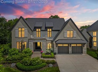 3792 Poppleton Ct, Troy, MI 48084