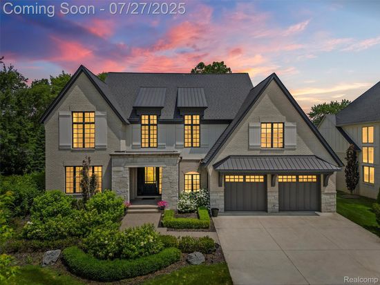 3792 Poppleton Ct, Troy, MI 48084
