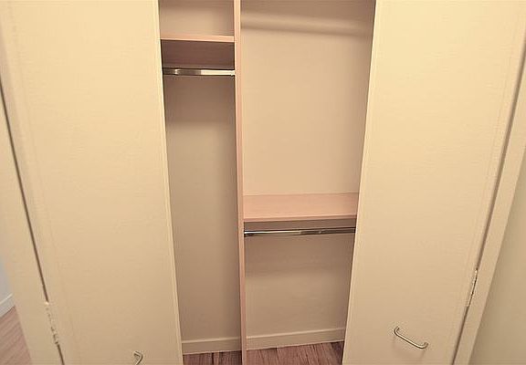 5th image of 333 E 49th St APT 8M