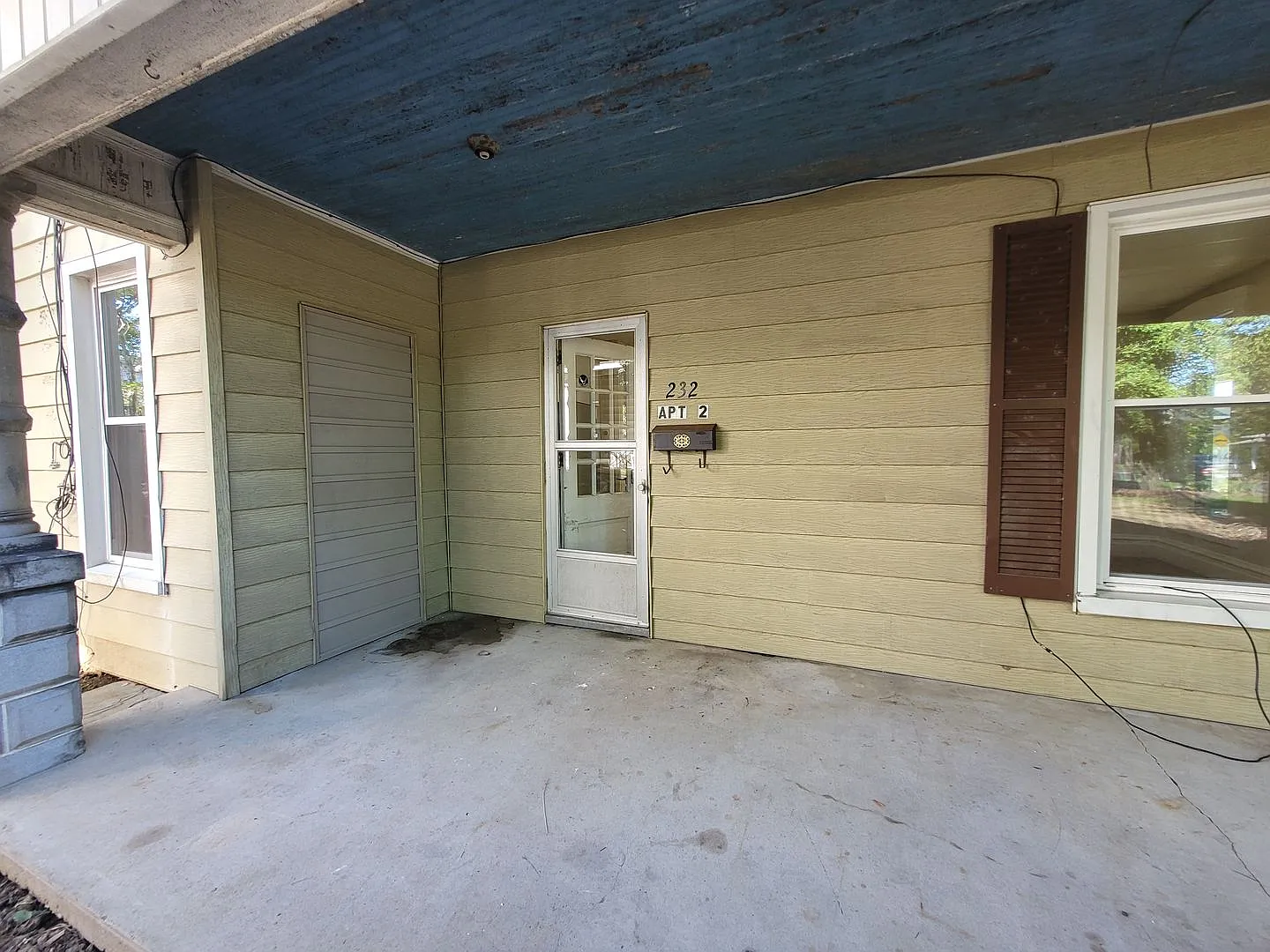 232 East Main Street — Photo 4