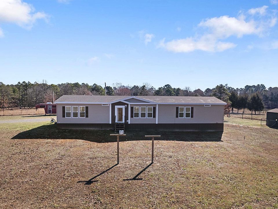 1st image of 140 Foxwood Dr