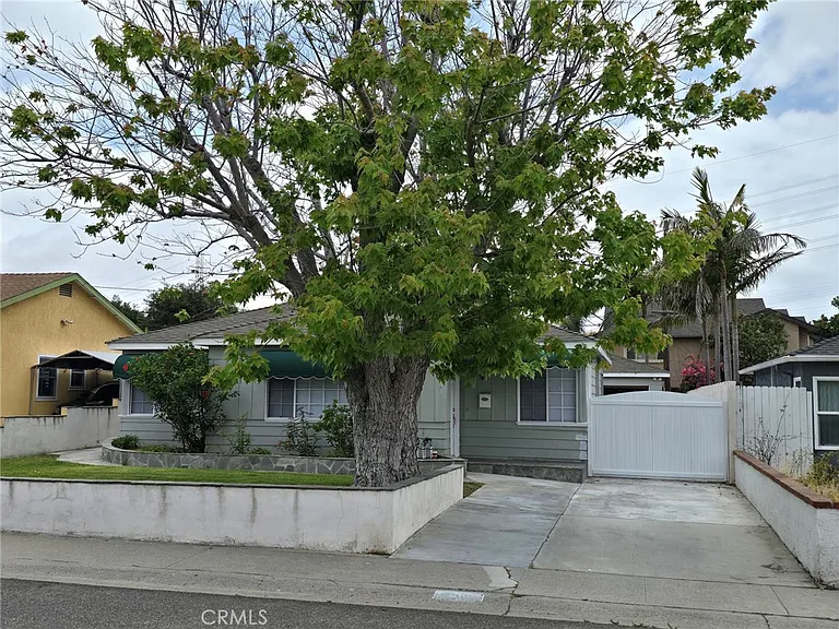 2923 Perkins Ln — Photo 2