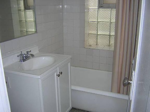 3rd image of 2324 N Lincoln Park W APT 2B