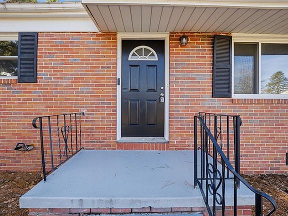 5th image of 1010 Truman Rd