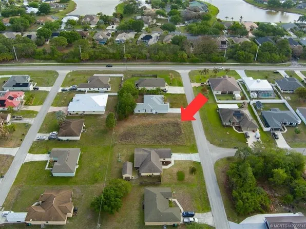 417 SW Prater Ave, Port Saint Lucie, FL 34953