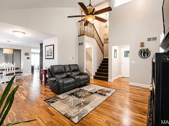 4th image of 326 Deepwater Cir