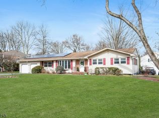 8 Union Rd, Parsippany, NJ 07054