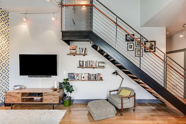 Sold by Compass | media 2