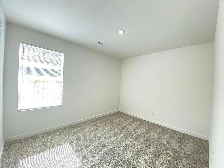8424 Oxford Valley Dr — Photo 2