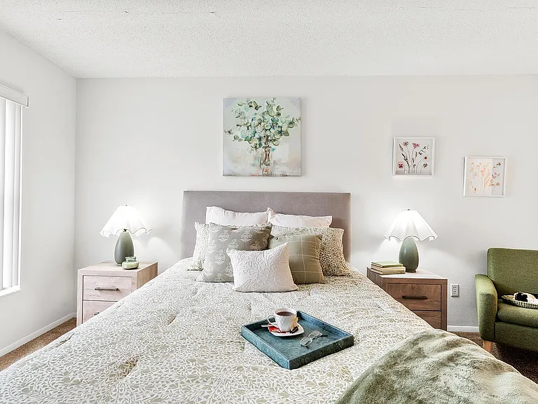 Bella Vista Apartments — Photo 8