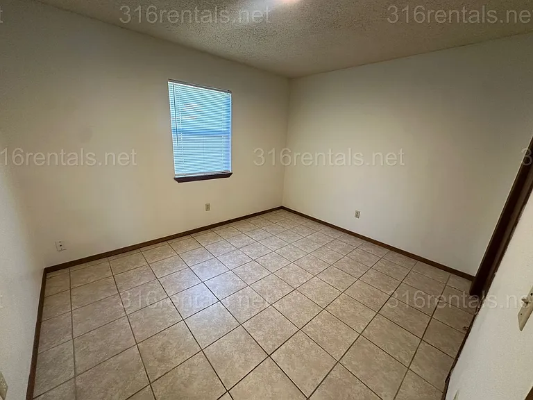 359 E Marion Ct — Photo 23