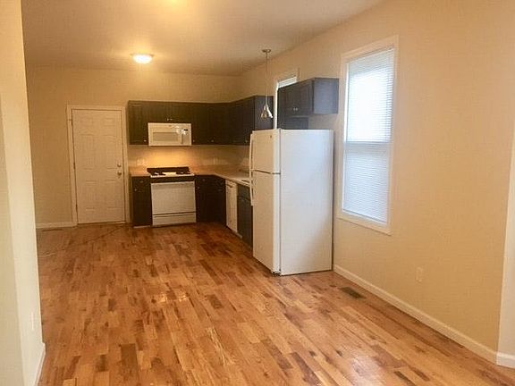 4th image of 326 Davenport Ave