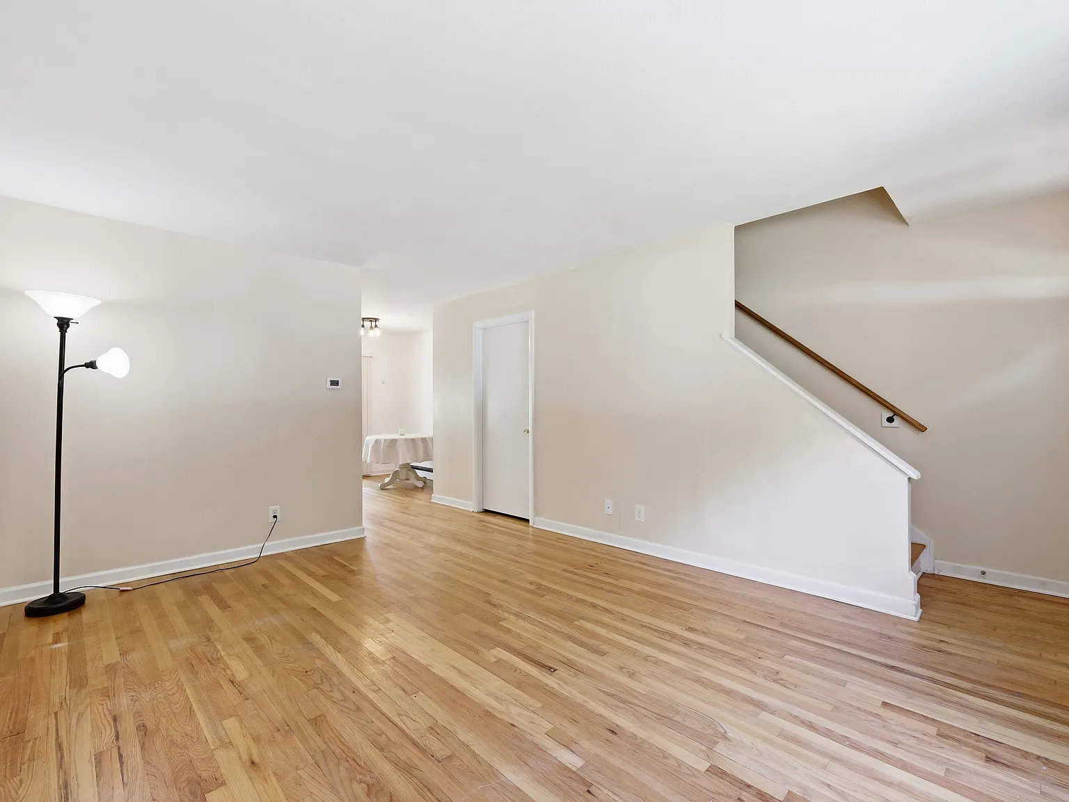 2 bed, 1200 sqft, $2,300 — Photo 3