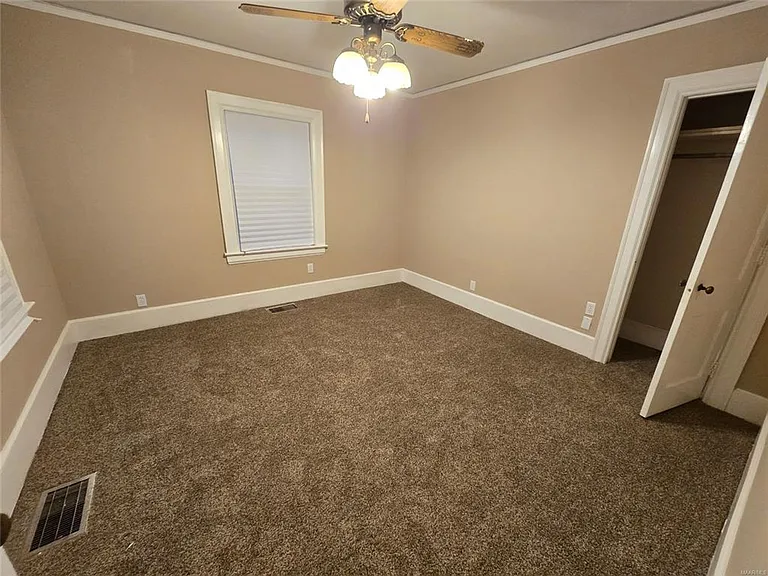 555 Morningview St — Photo 12