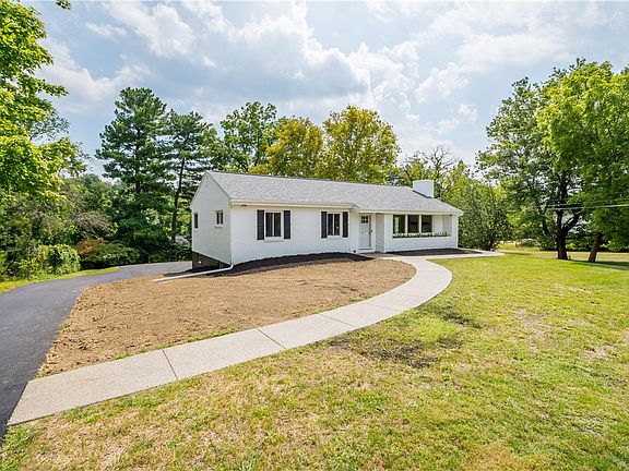 4th image of 207 Grandview Dr