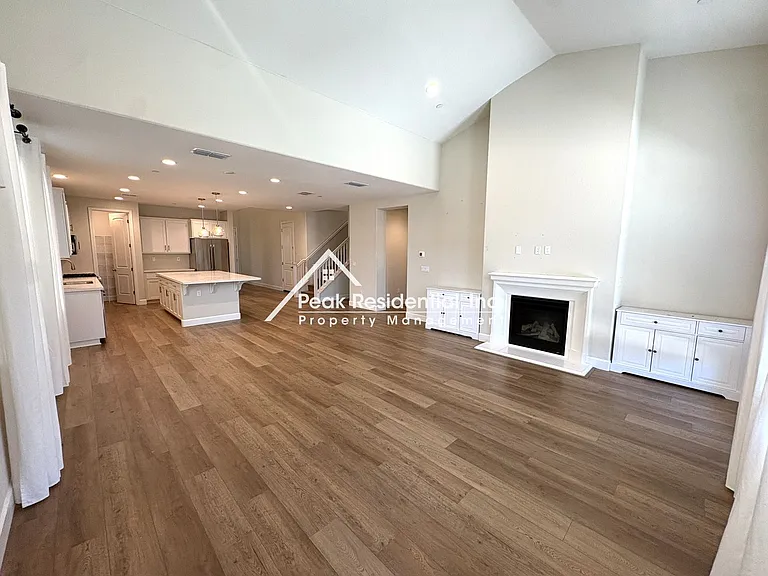 2794 Elderberry St — Photo 5