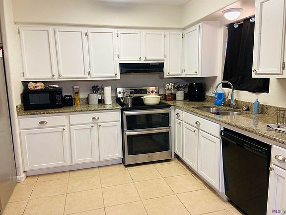 2nd image of 1402 Plaza Dr