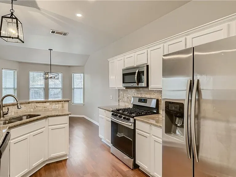 113 Cassandra Dr — Photo 8