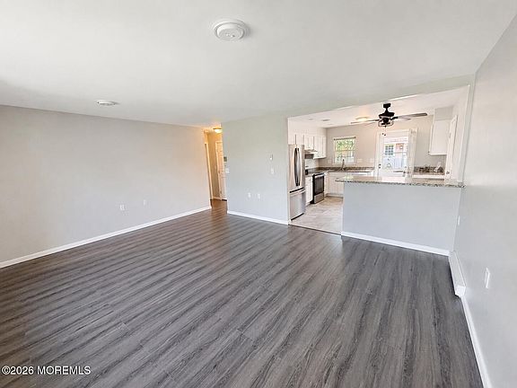 3rd image of 34A Cambridge Circle